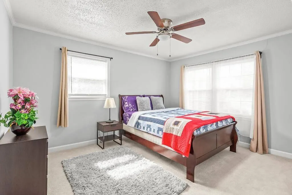 Charming, Cozy Home Close To Uptown, Airport & Whitewater Center Charlotte Holiday home